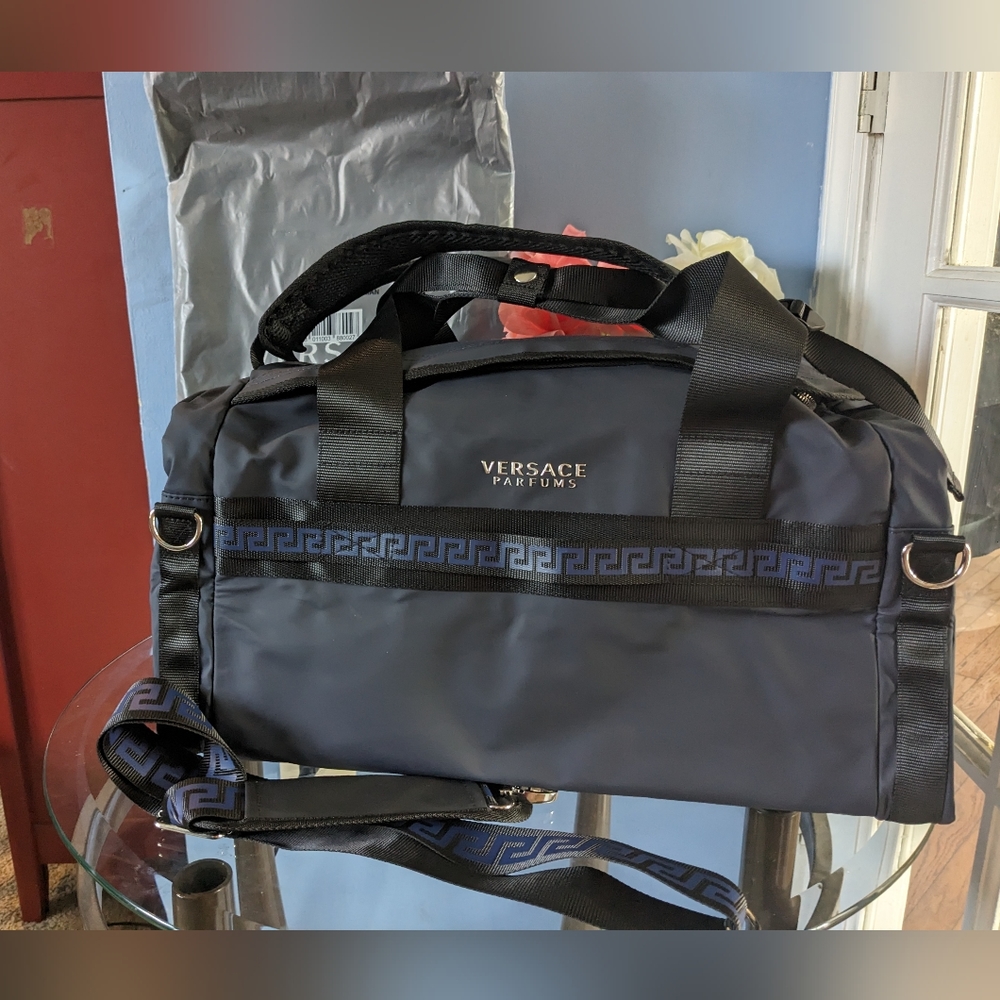 Versace - Picture 6 of 15